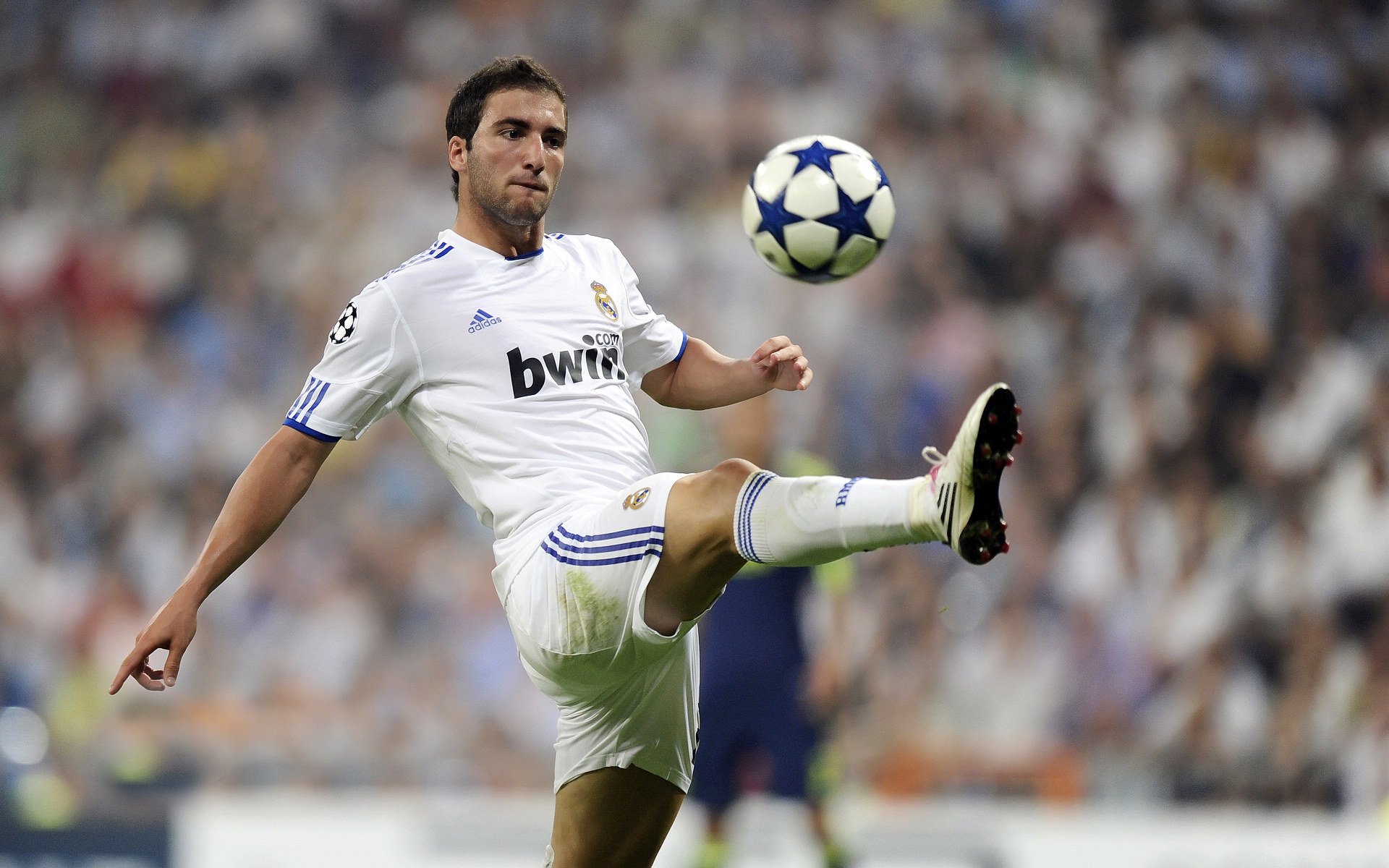 九游平台官网-中超球队战术执行力提升明显,中超战术板